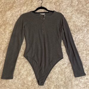 Zara long sleeve button bodysuit